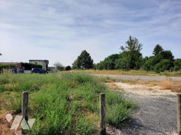 MONS EN LAONNOIS :  Terrain sur une commune à proximité de LAON 

Vous recherchez une grande ...