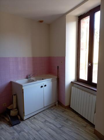 PROPRIETE DE 3 APPARTEMENTS À CÔTÉ DU PLAN D’EAU