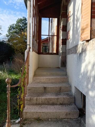 PROPRIETE DE 3 APPARTEMENTS À CÔTÉ DU PLAN D’EAU