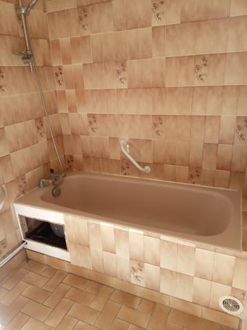 PROPRIETE DE 3 APPARTEMENTS À CÔTÉ DU PLAN D’EAU