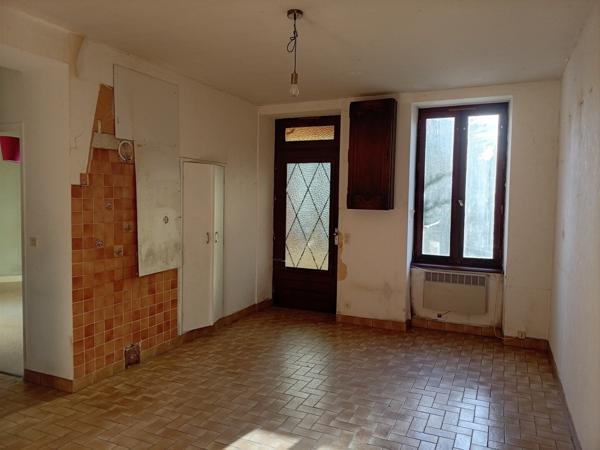 PROPRIETE DE 3 APPARTEMENTS À CÔTÉ DU PLAN D’EAU