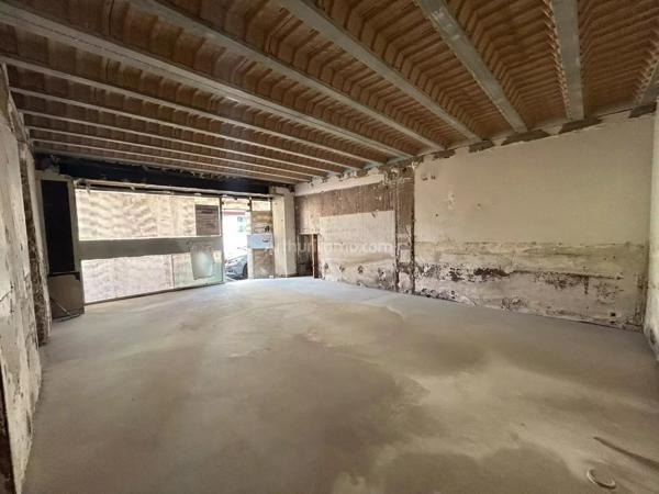 Location                                                      Local commercial
                        
                     3 pièces                      87 m2                     à Montlhéry