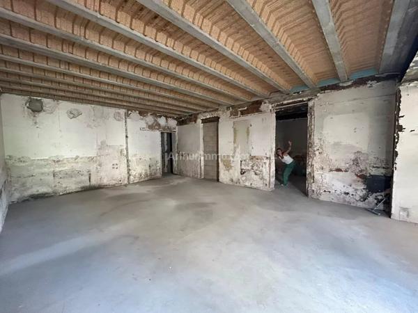 Location                                                      Local commercial
                        
                     3 pièces                      87 m2                     à Montlhéry