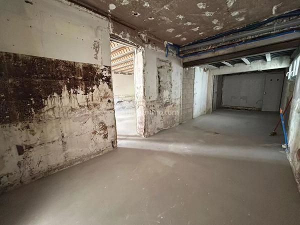 Location                                                      Local commercial
                        
                     3 pièces                      87 m2                     à Montlhéry