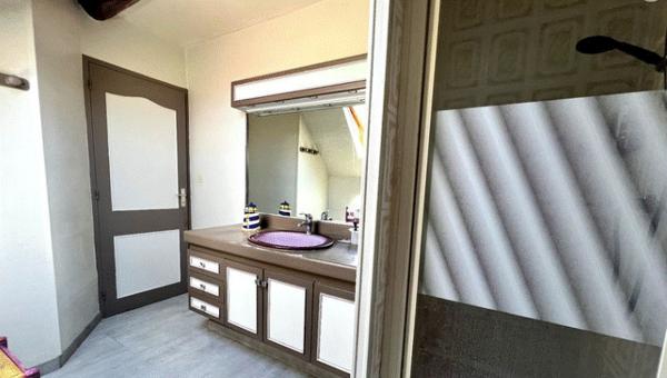 PROCHE MAINTENON, CHARMANTE LONGERE de 120 m², 4 pièces