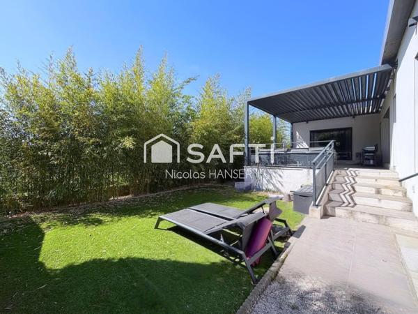 Maison contemporaine aux prestations haut de gamme située entre Nimes, Uzès et Alès