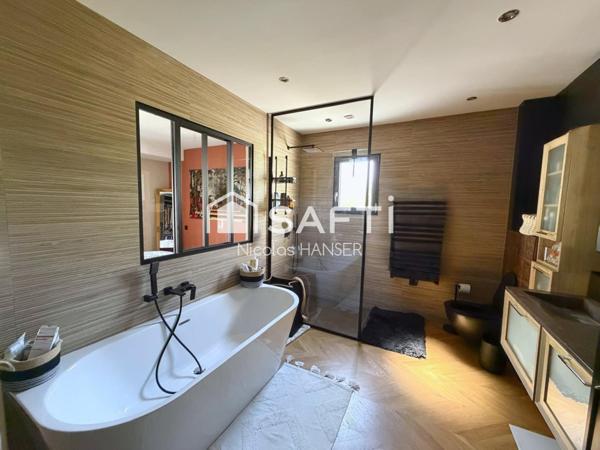 Maison contemporaine aux prestations haut de gamme située entre Nimes, Uzès et Alès