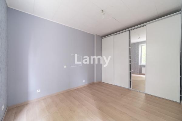 T3 rénové avec annexes et jardin privatif de 100m²