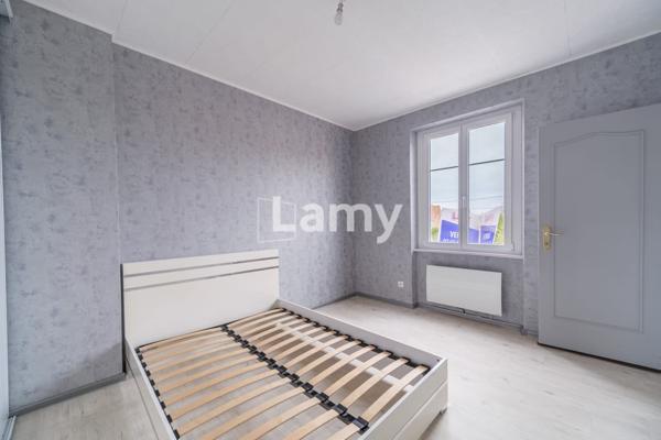 T3 rénové avec annexes et jardin privatif de 100m²