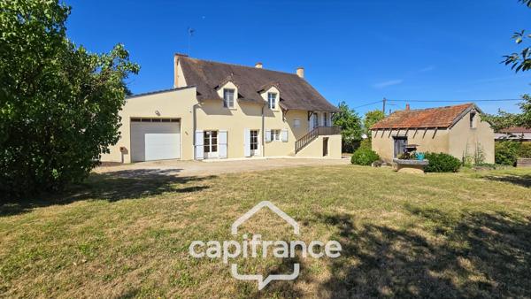 Maison en pierre à vendre 8 pièces avec piscine sur 3100 m² de terrain.
