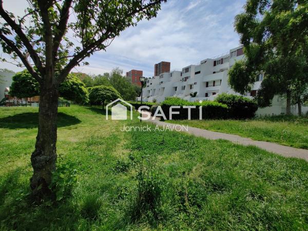 Grand duplex avec terrasse, proche du rer A et E Val de fontenay, des écoles, des commerces de proximité et du centre commercial