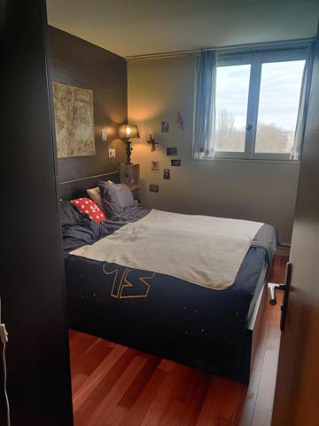 Grand duplex avec terrasse, proche du rer A et E Val de fontenay, des écoles, des commerces de proximité et du centre commercial