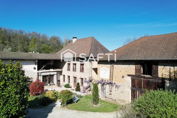 Maubec : maison de charme, parc 3 ha, piscine, vue