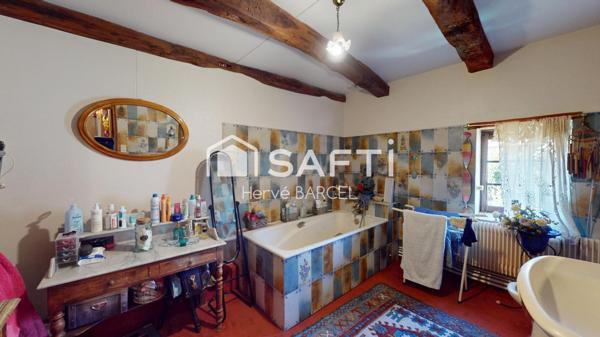 Maubec : maison de charme, parc 3 ha, piscine, vue