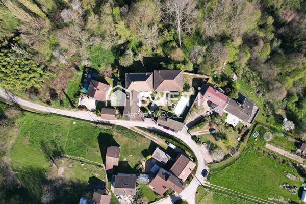 Maubec : maison de charme, parc 3 ha, piscine, vue