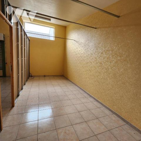 Local commercial spacieux et fonctionnel