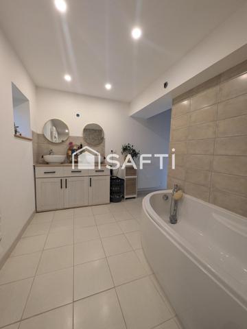 Benjamin Marcouiller vous propose : Longère 5 pièces.