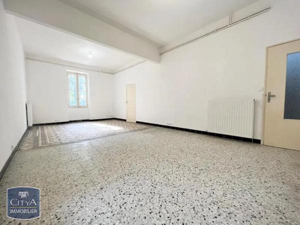Maison à louer 6 pièces 174.54m² Entraigues-sur-la-Sorgue (84320)
