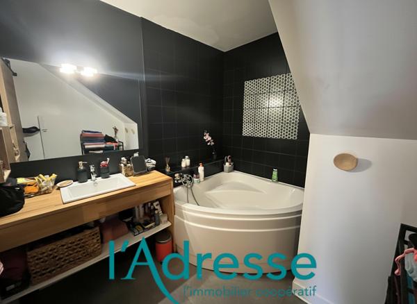 COUP DE COEUR -MAISON ENTIÈREMENT RÉNOVÉE À SANVIC !