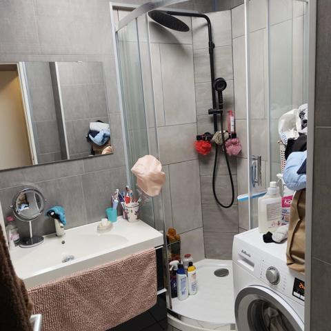 Vente                                                      Appartement
                        
                     3 pièces                      60 m2                     à Marseille 15