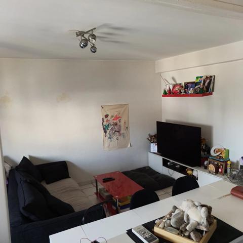 Vente                                                      Appartement
                        
                     3 pièces                      60 m2                     à Marseille 15
