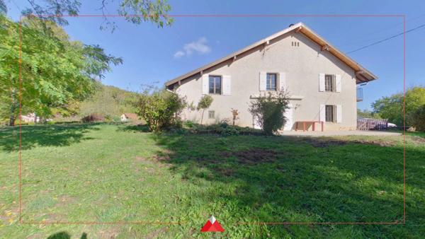 Maison individuelle de caractère avec 2964m² de terrain