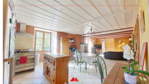 Maison individuelle de caractère avec 2964m² de terrain