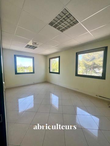 Bureaux Clés en Main lumineux et accessible en location à Vitrolles Hub(13127)