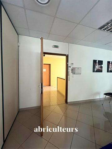 Bureaux Clés en Main lumineux et accessible en location à Vitrolles Hub(13127)