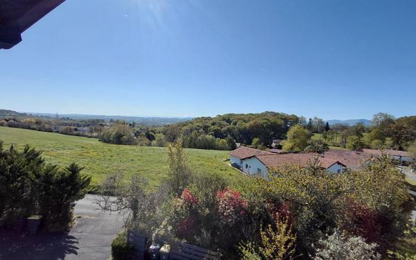 Appartement à vendre    6 pièces • 142 m2 Mouguerre