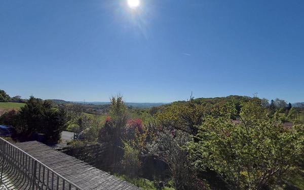 Appartement à vendre    6 pièces • 142 m2 Mouguerre