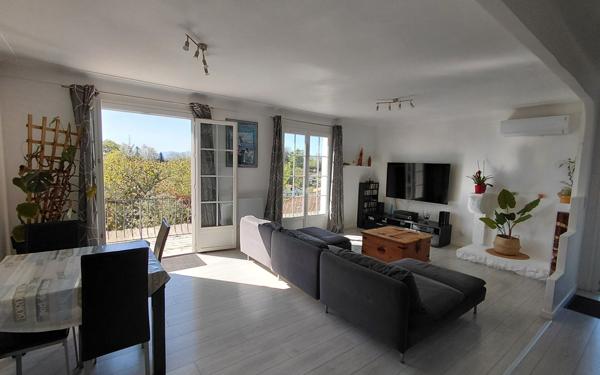 Appartement à vendre    6 pièces • 142 m2 Mouguerre