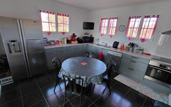 Appartement à vendre    6 pièces • 142 m2 Mouguerre