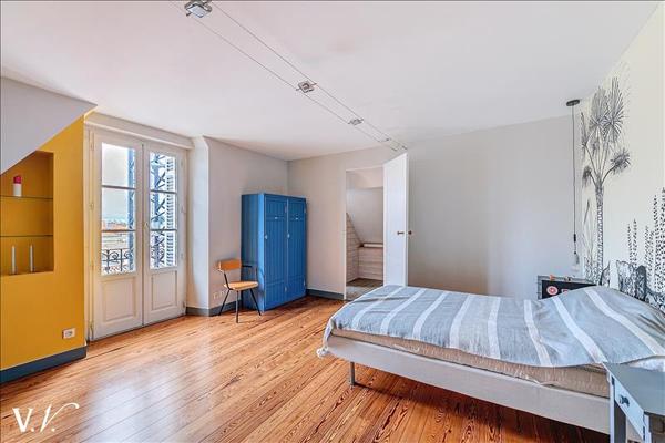 Maison à vendre 1 190 000 € Bordeaux 9 p 253,8 m² DPE D
