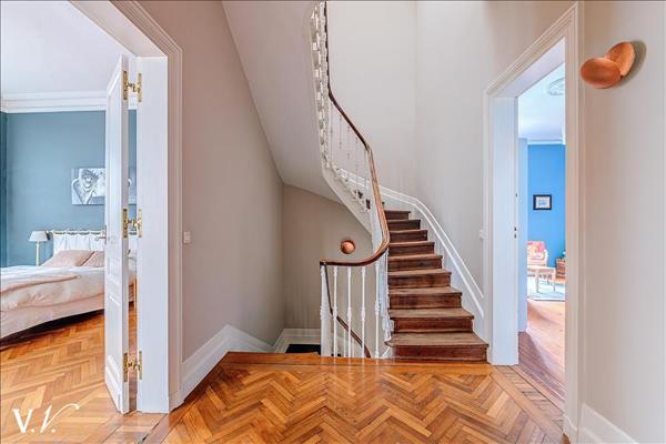 Maison à vendre 1 190 000 € Bordeaux 9 p 253,8 m² DPE D