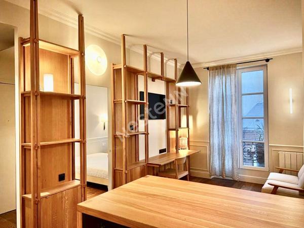 Appartement de deux pièces, Boulevard Saint germain 75005