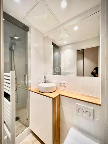Appartement de deux pièces, Boulevard Saint germain 75005