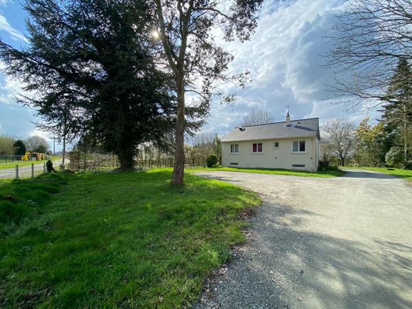 A vendre à sT solen proche Lanvallay, maison 5 pièces à rafraichir, grand terrain