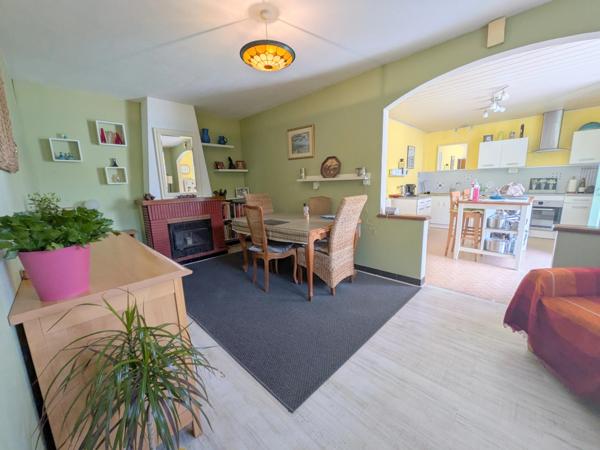 Maison en pierre économe en énergie, dépendances et près de 8 000 m² de terrain