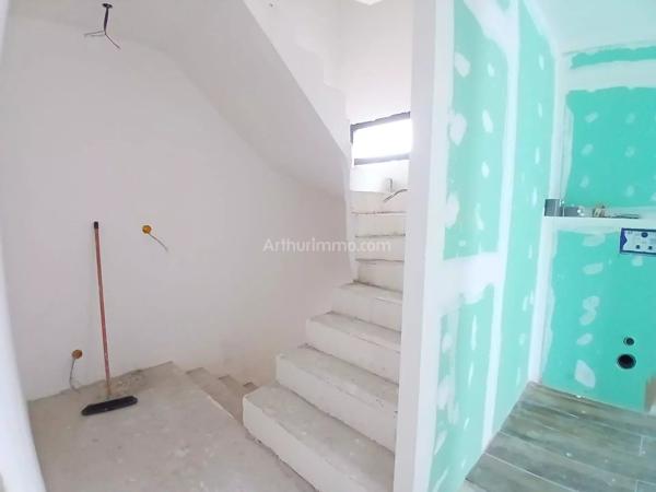 Vente                                                      Maison
                        
                                         160 m2                     à Valenton