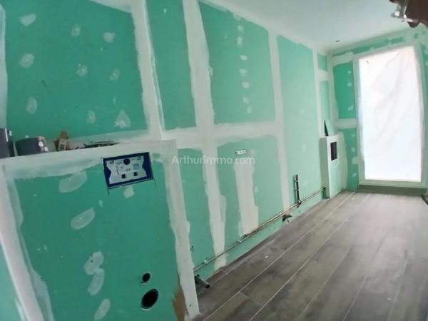 Vente                                                      Maison
                        
                                         160 m2                     à Valenton