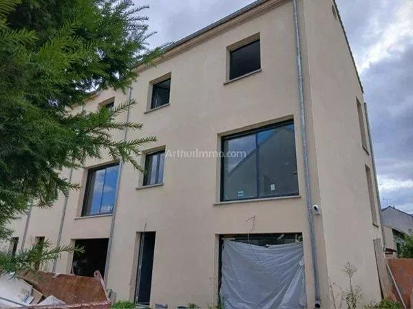 Vente                                                      Maison
                        
                                         160 m2                     à Valenton