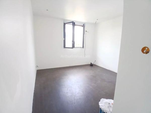 Vente                                                      Maison
                        
                                         160 m2                     à Valenton