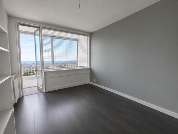 Appartement
         4 pièces
        - 69 m² Exclusivité 198 000 € *