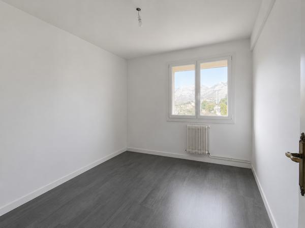 Appartement
         4 pièces
        - 69 m² Exclusivité 198 000 € *
