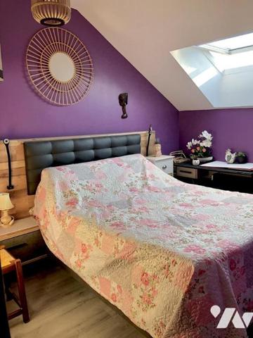 CERANS FOULLETOURTE : Maison de bourg proche commerces avec jardin