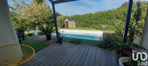 Maison à vendre 5 pièces 236 m² Saint-Bonnet-sur-Gironde