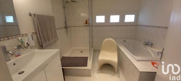 Maison à vendre 5 pièces 236 m² Saint-Bonnet-sur-Gironde