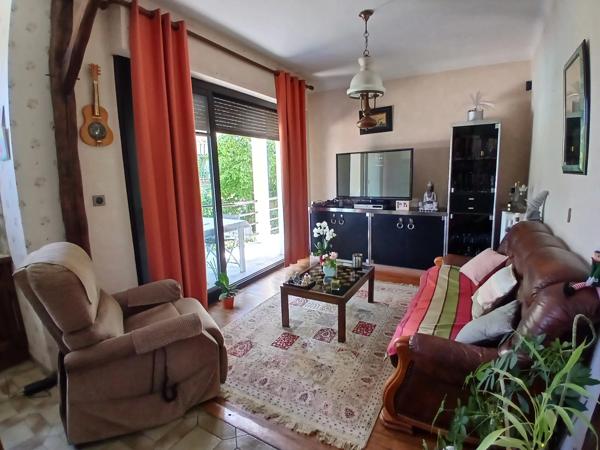 Magnifique maison au coeur de Cognac, avec piscine et garage.