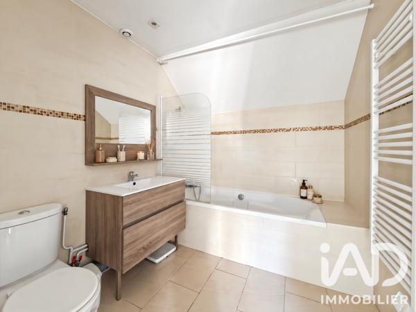 Maison à vendre 7 pièces 139,03 m² Mandres-les-Roses